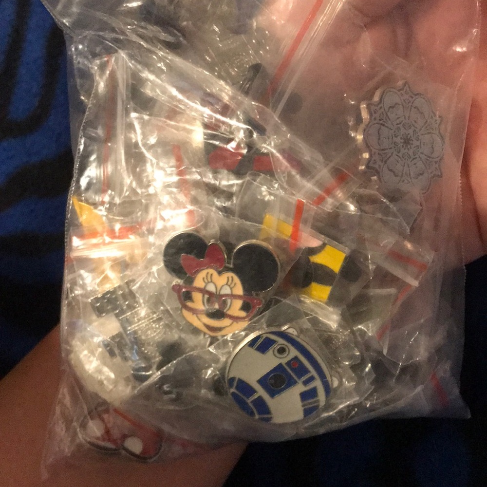 Disney pins